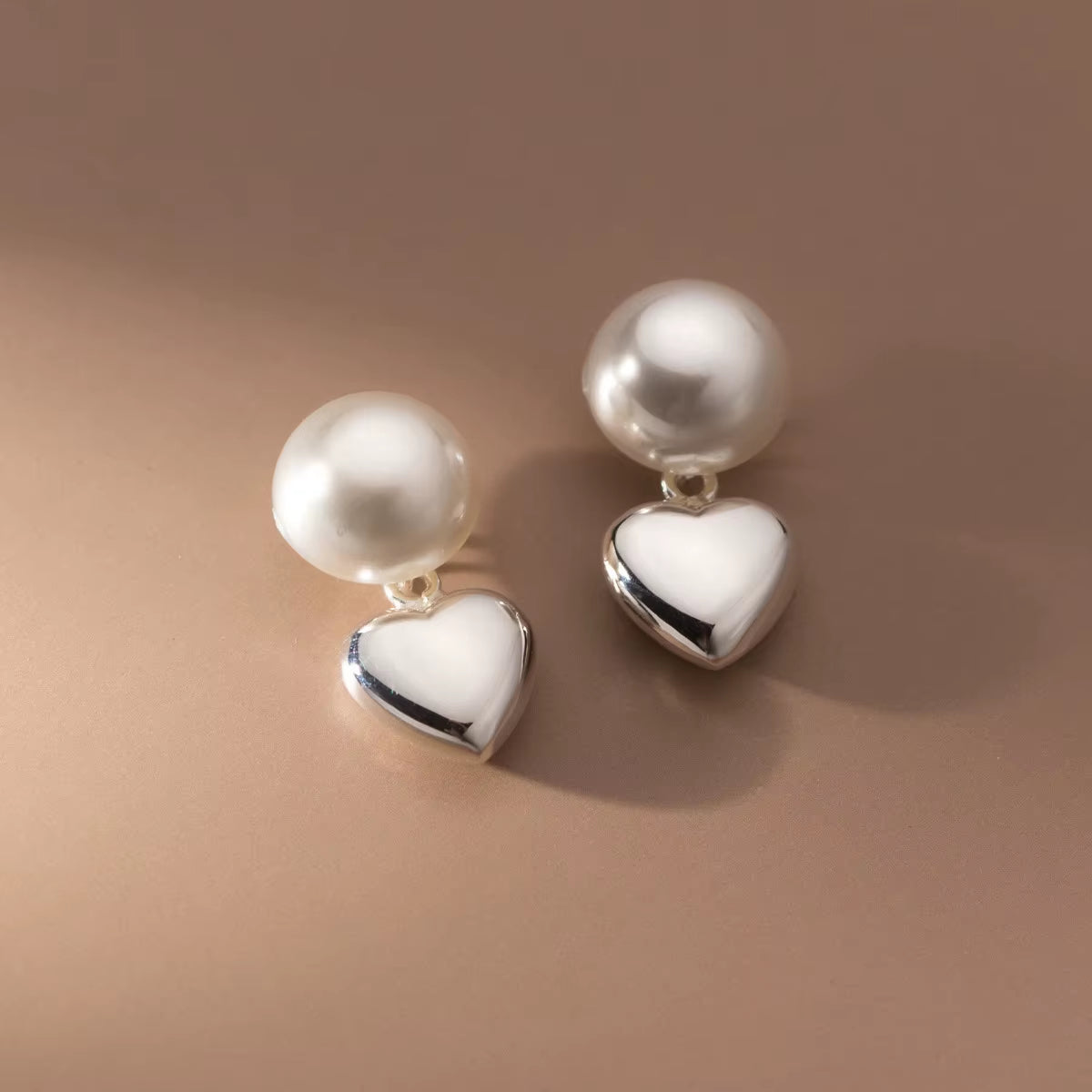 Wholesale Fashion High Quality Jewelry 925 Sterling Silver Pearl Heart Dangle Gold Plated Stud Earring Jewelry for Women