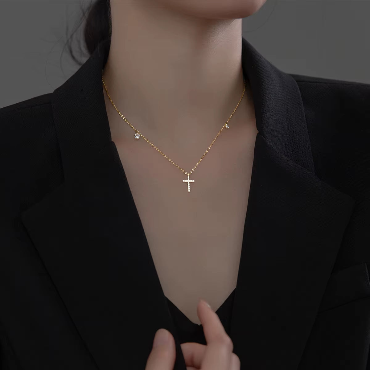Fashion Jewelry Simple 925 Sterling Silver Cross Necklaces Water Drop Diamond 18K Gold Plated Necklaces for Women